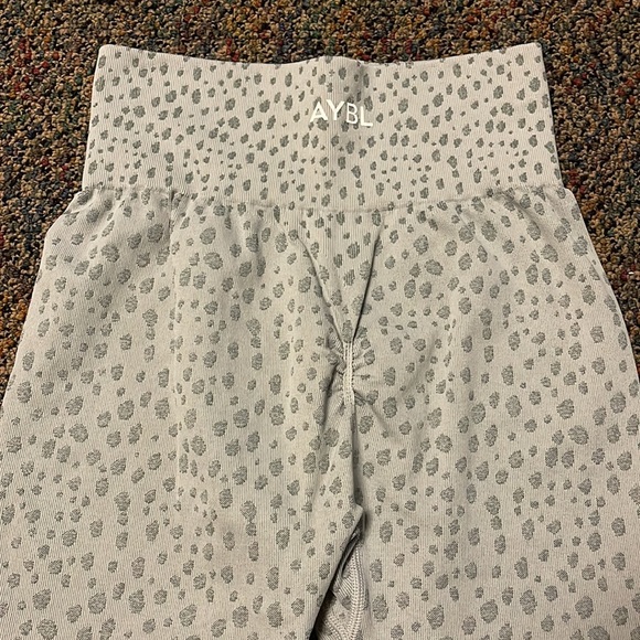 AYBL workout set (leggings and a sports bra/tank top) size small - Picture 4 of 4